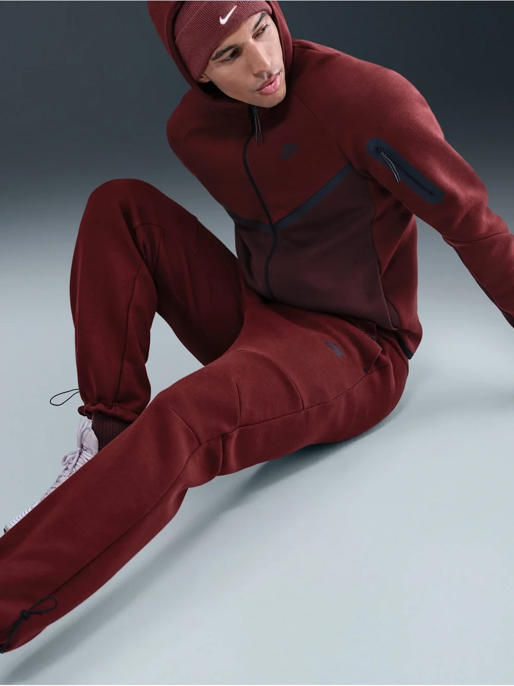 Nike Tech Open-Hem Fleece Pants Dark Team Red Black Men’s Medium NWT